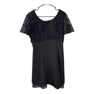 Vintage CDC Caren Desiree Company Elegant Black Evening Dress With Floral Lace